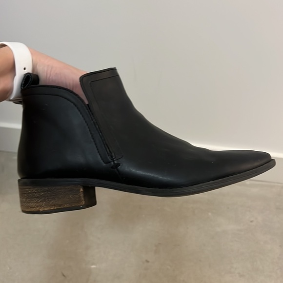 Black Chelsea boots - Picture 3 of 3